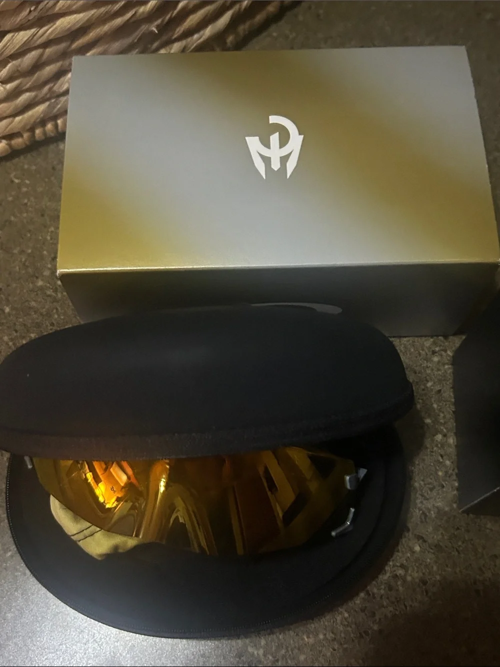 Oakey Kato (Limited Patrick Mahomes edition)with Prizm Gold lens.